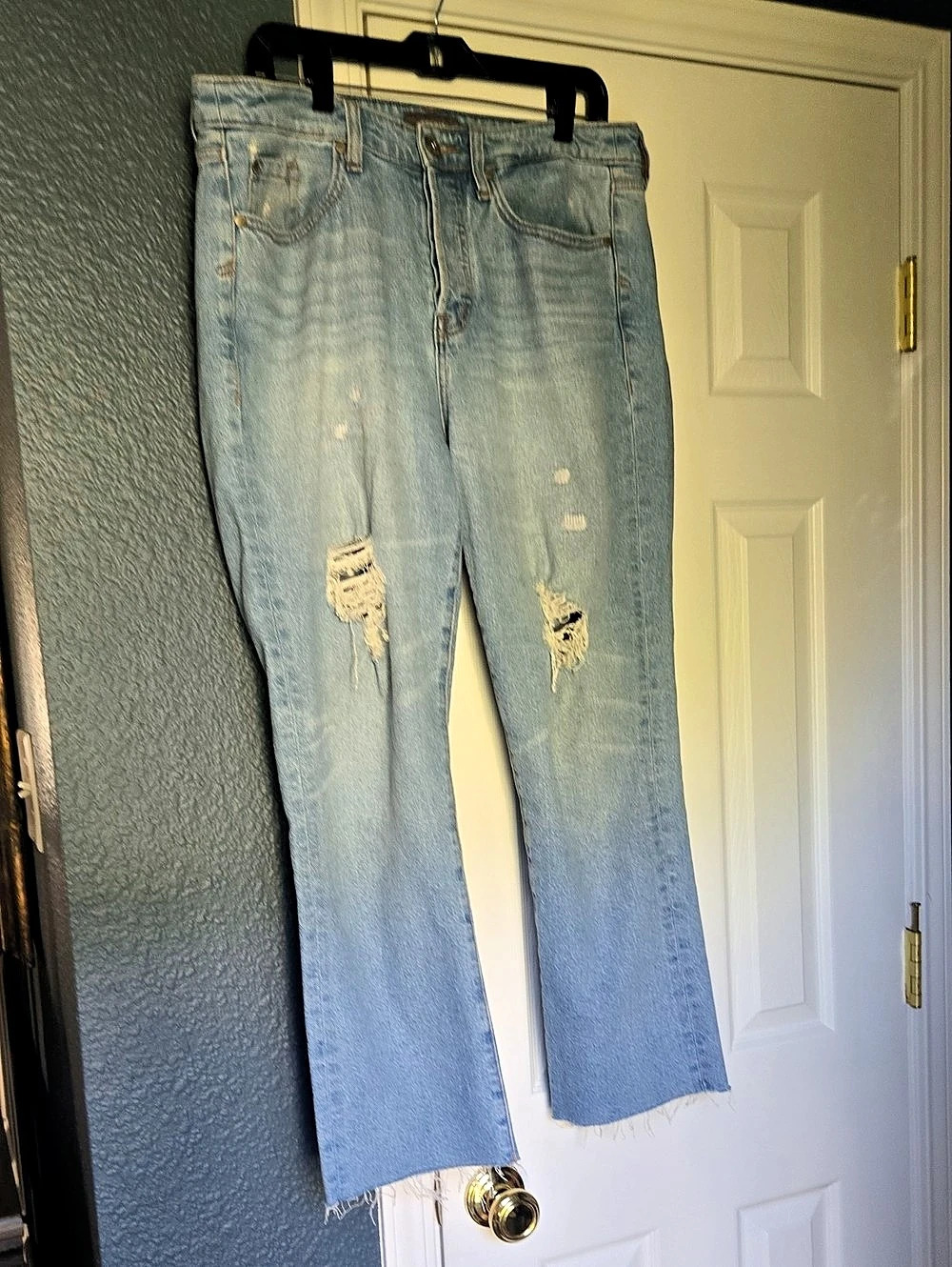 Torrid Mid Rise Distressed Relaxed Fit Jeans Like New